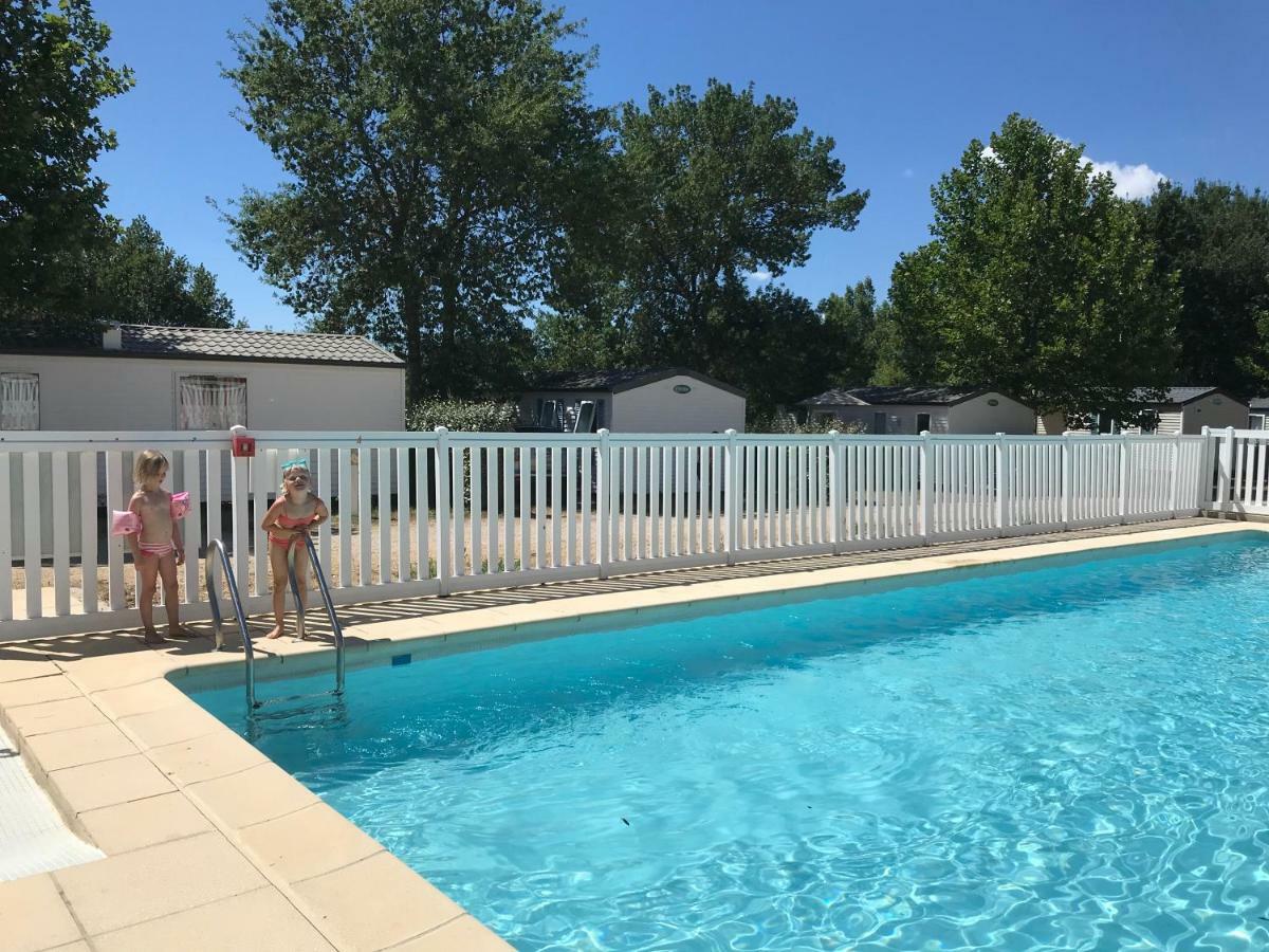 Les Bastides De Chanteraine Bungalows, Lodges & Spa Aiguines Exterior foto